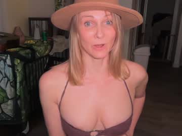 kaileeshy's chat room