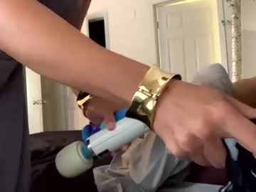 laineylifts's chat room