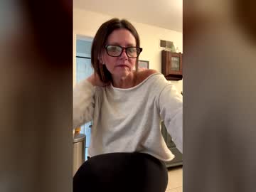 sassynsweetmilf's chat room