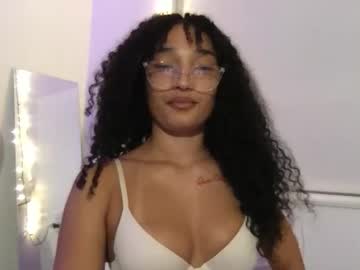 rosalinatoosexy's chat room