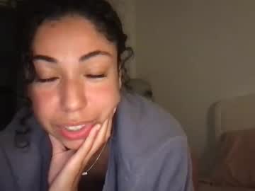 latinagirlyxx's chat room