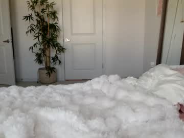 lilyyymonroee's chat room