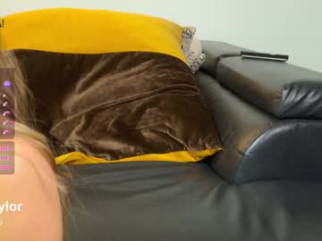 _taylormoon's chat room