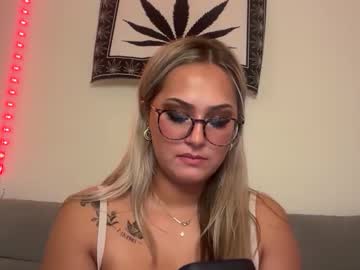 ladyybugloverr's chat room