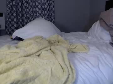 ellalowe's chat room