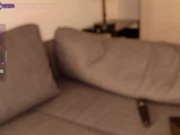 strawberryyfoxie's chat room