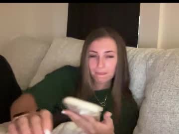 laylahlaylah1's chat room