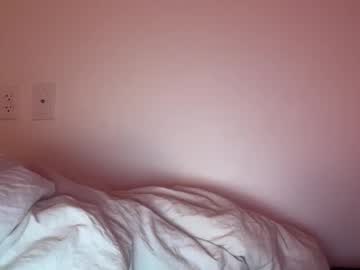 aviellaa's chat room