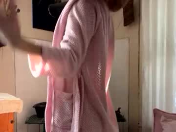 mommamia12's chat room