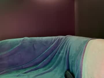 ella_hill's chat room