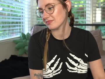 emma_ruby's chat room