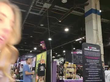 yourgirlmillie's chat room