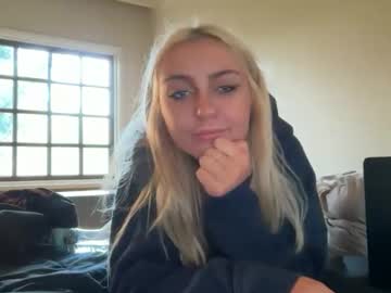 chloeros3e's chat room