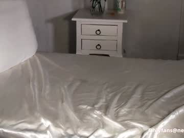 sunluscious's chat room