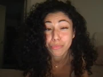 latinagirlyxx's chat room