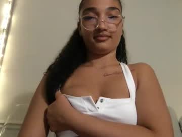 rosalinatoosexy's chat room