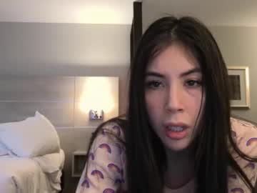 lilylustxoxo's chat room