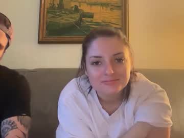 sexycouple41110's chat room