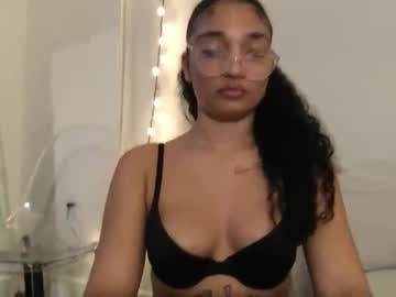 rosalinatoosexy's chat room