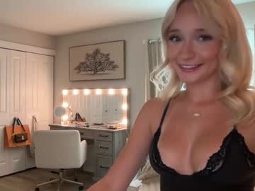 roxyrain2736's chat room