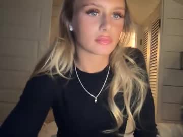 carlybora's chat room