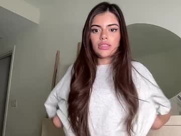 poutyselena's chat room