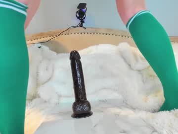 eatmygingersnapps's chat room