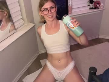 elliee81's chat room