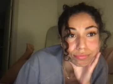 latinagirlyxx's chat room