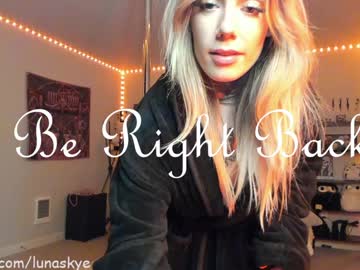 xlunaskye's chat room