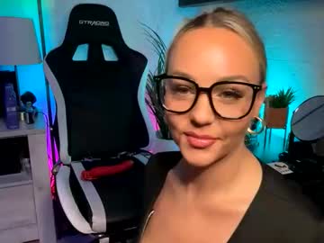 cumguzzlingskank's chat room