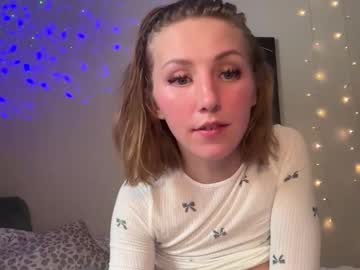 abbienextdoor's chat room