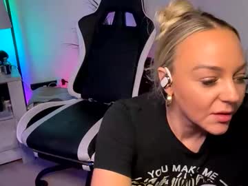 cumguzzlingskank's chat room