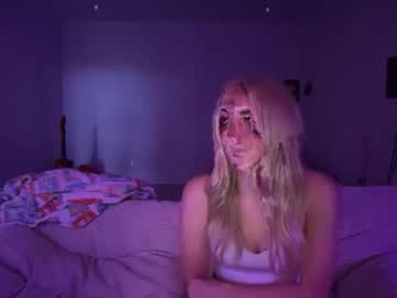 chloeros3e's chat room