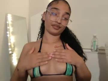 rosalinatoosexy's chat room