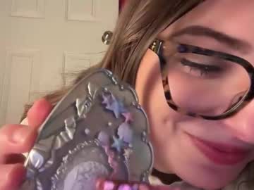 fantasyella's chat room