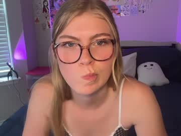 elliee81's chat room