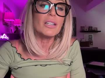 velvetbarbie's chat room