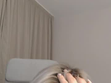 vivianwinters's chat room