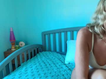 sunniemilf's chat room