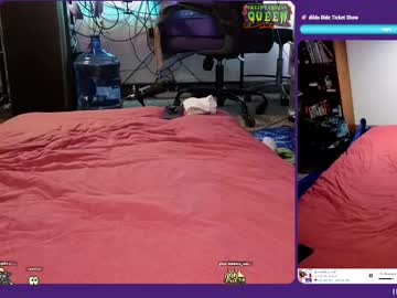 creepycrawlyqueen's chat room