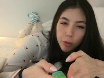 lilylustxoxo's chat room