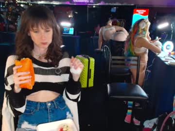 foxy_gamer's chat room