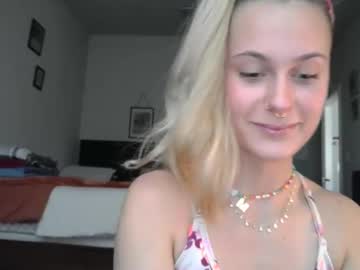 shyy_petitebaby's chat room