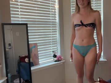 elliee81's chat room