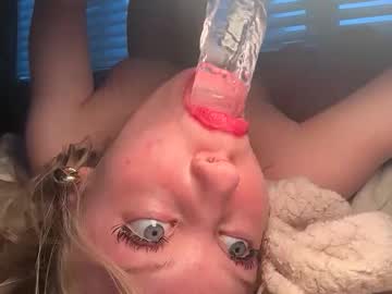 lunarose17's chat room