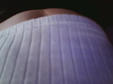 anonymous_fantasy_4u's chat room