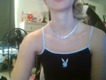 parisbaby2000's chat room