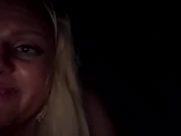 honeybuhnny's chat room