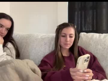 laylahlaylah1's chat room